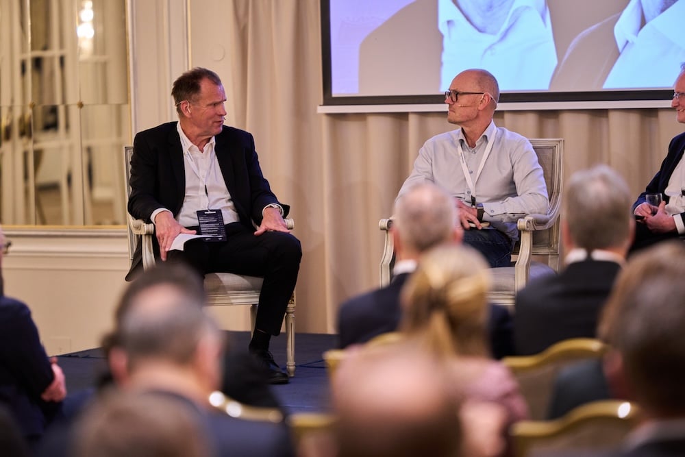 Pål Brynsrud og Henning Vold i samtale med Vegard Rooth på Interimdagen